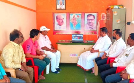 ವಾಡಿ ಬಿಜೆಪಿ ಕಛೇರಿಯಲ್ಲಿ ಮನ್ ಕಿ ಬಾತ್ ವೀಕ್ಷಣೆ