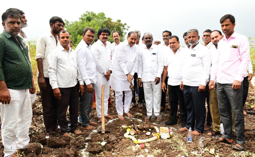 ಜೆಜೆಎಂ ಅನುದಾನದಲ್ಲಿ ನೀರಿನ ಟ್ಯಾಂಕ್ ಕಾಮಗಾರಿಗೆ ಶಾಸಕ ಅಲ್ಲಮಪ್ರಭು ಪಾಟೀಲ್ ಅವರು ಚಾಲನೆ