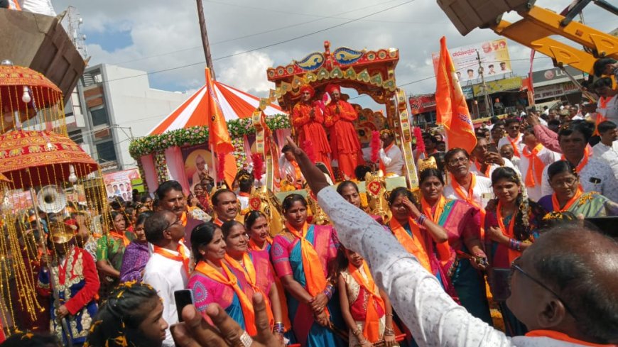 ಡಾ.ಪೂಜ್ಯ ಶ್ರೀ ಚನ್ನಬಸವ ಪಟ್ಟದ್ದೇವರ  ಹುಟ್ಟುರಿನಲ್ಲಿ,, 135 ನೇ ಜಯಂತ್ಯುತ್ಸವ ಕಾರ್ಯಕ್ರಮ ಮತ್ತು  ಕನ್ನಡ ರಥೋತ್ಸವ ಮೆರವಣಿಗೆ