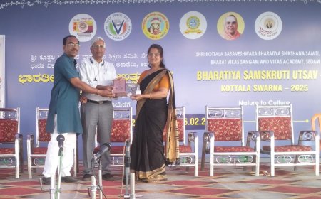 ಭಾರತೀಯ ಸಂಸ್ಕೃತಿ ಉತ್ಸವದಲ್ಲಿ ವೇದಗಳ ಕಾಲದಲ್ಲಿ ಮಹಿಳೆಯುರ ಸ್ಥಾನಮಾನದ ಬಗ್ಗೆ ಪತ್ರಿಕೆ ಪ್ರಸ್ತುತ ಪಡಿಸಿದ ಡಾ ಮೈತ್ರಾದೇವಿ