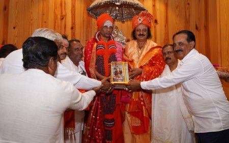 ಕೋರಿಸಿದ್ದೇಶ್ವರ ಮಠಕ್ಕೆ ಭೇಟಿಯಿತ್ತ ಸಿದ್ಧಗಂಗಾ ಶ್ರೀ