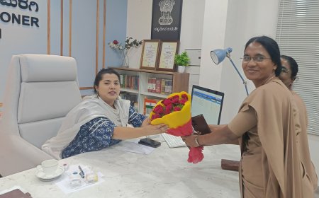 ಜಿಲ್ಲಾಧಿಕಾರಿ ಫೌಜಿಯಾ ತರನ್ನುಮ ರವರಿಗೆ ಸಂತ್ ಜೋಸೆಫರ ಶಾಲೆಯ ಸಿಸ್ಟರ್ ಸಜನಾ , ಸಿಸ್ಟರ್ ಪ್ರಾನ್ಸಿನ ರವರು ಅಭಿನಂದಿಸಿ, ಶುಭ ಹಾರೈಸಿದರು.