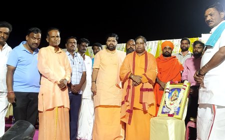 ಶಿಕ್ಷಣದ ಜೊತೆ ರಾಷ್ಟ್ರಪ್ರೇಮ ಪಾಠ ಕಲಿಸುವುದು ಮುಖ್ಯವಾಗಿದೆ :ಸೋಮಶೇಖರ ಶಿವಾಚಾರ್ಯರು