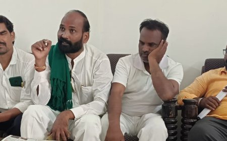 "ಬಕೆಟ್ ಹಿಡಿಯುವವರಿಗೂ ಮಣೆ ಹಾಕುತ್ತಿರುವ ಬಿಜೆಪಿ: ಯತ್ನಾಳ ಅಭಿಮಾನಿಗಳು ಆರೋಪ"