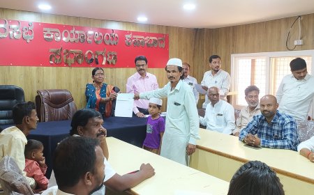 ನಾಯಿ ಕಡಿತ ಪ್ರಕರಣ : ಪರಿಹಾರದ ಚೆಕ್ ವಿತರಣೆ :..