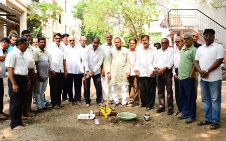 ಶಾಸಕರಿಂದ ಗುದ್ದಲಿ ಪೂಜೆ: ಈಶ್ವರ ನಗರದಲ್ಲಿ ಸಿಸಿ ರಸ್ತೆ ಕಾಮಗಾರಿಗೆ ಚಾಲನೆ