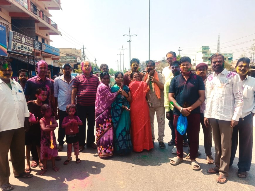 ವಾಡಿಯಲ್ಲಿ ಬಿಜೆಪಿಯವರ ಹೋಳಿ ಸಂಭ್ರಮಾಚರಣೆ