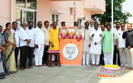 ಭಾಜಪಾ ಸಂಸ್ಥಾಪನಾ ದಿನಾಚರಣೆ: ಕಲಬುರಗಿ ಬಿಜೆಪಿ ಕಚೇರಿಯಲ್ಲಿ ಧ್ವಜಾರೋಹಣ