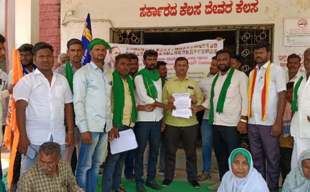 ಕಾಲುದಾರಿ ಬಂದ್ ಮಾಡಿ ಬೀಗುತ್ತಿರುವ ವ್ಯಕ್ತಿಗಳಿಂದ, ಹಣಾದಿ ರಸ್ತೆ ಬಿಡಿಸಿ ಕೊಡಿ : ಆಡಳಿತ ಕಛೇರಿ ಮುಂದೆ ರೈತರ ಪ್ರತಿಭಟನೆ