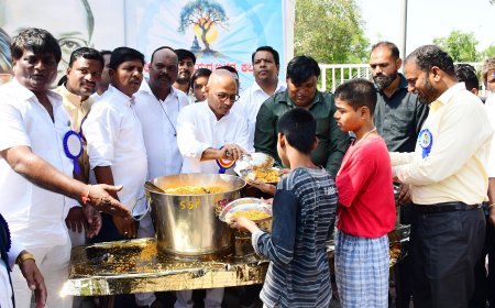 ಅಂಬೇಡ್ಕರ್ ಜಯಂತ್ಯೋತ್ಸವ: ಜಗತ್ ವೃತ್ತದಲ್ಲಿ ಬೋಧಿವೃಕ್ಷ ಗೆಳೆಯರ ಬಳಗದಿಂದ ಉಪಹಾರ: ಸಚಿವ ಡಾ. ಶರಣಪ್ರಕಾಶ ಪಾಟೀಲ ಚಾಲನೆ