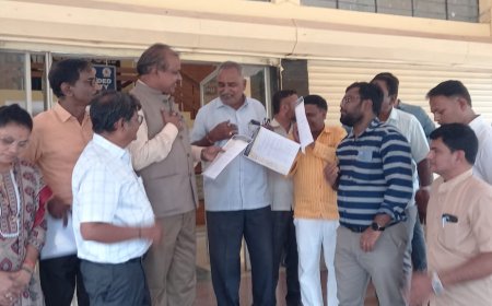 ಸಿಬ್ಬಂದಿ ಸಮಸ್ಯೆ ಪರಿಹಾರಕ್ಕೆ ಆಗ್ರಹ: ಗುಲಬರ್ಗಾ ವಿಶ್ವವಿದ್ಯಾಲಯದ ನೌಕರರ ಮನವಿ"