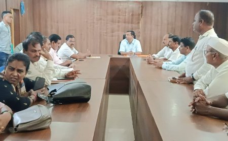 ಬಸವ ಜಯಂತಿ ಪೂರ್ವಭಾವಿ ಸಭೆ ಬಹಿಷ್ಕರಿಸಿ ನಡೆದ ಸಮಾಜದ ಮುಖಂಡರು : ನಾಳೆ ಬೆಳಿಗ್ಗೆ 9 ಗಂಟೆಗೆ ಸಭೆ ಮುಂದೂಡಿಕೆ