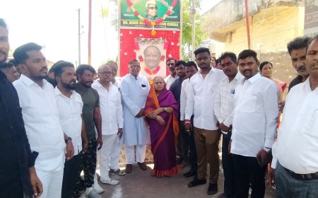 ಇತಿಹಾಸ ಮರೆಯದ ಕೊಡುಗೆಗಳನ್ನು ನೀಡಿದ ಮುತ್ಸದ್ದಿ ನಾಯಕ :..