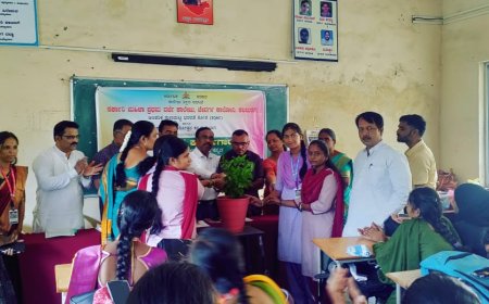 ವಿದ್ಯಾರ್ಥಿಗಳು ಸ್ಪರ್ಧಾತ್ಮಕ ಪರೀಕ್ಷೆ ಗುರಿಯಾಗಿಸಿಕೊಳ್ಳಿ ಡಾ.ರವೀಂದ್ರ ಕುಂಬಾರ