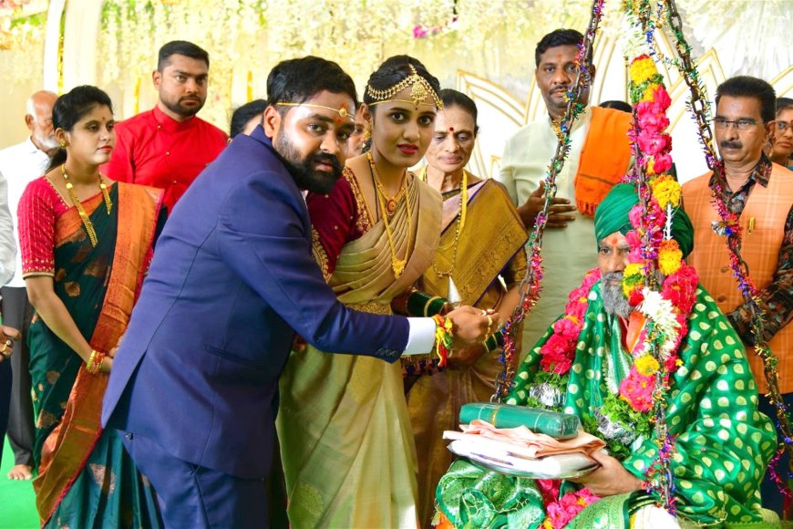 ರೈತ ಕೃಷಿ ವಿಜ್ಞಾನಿ” ಪ್ರಶಸ್ತಿಗೆ ಭಾಜನರಾದ ಬಬಲಾದ ಶ್ರೀಗಳಿಗೆ ತುಲಾಭಾರ