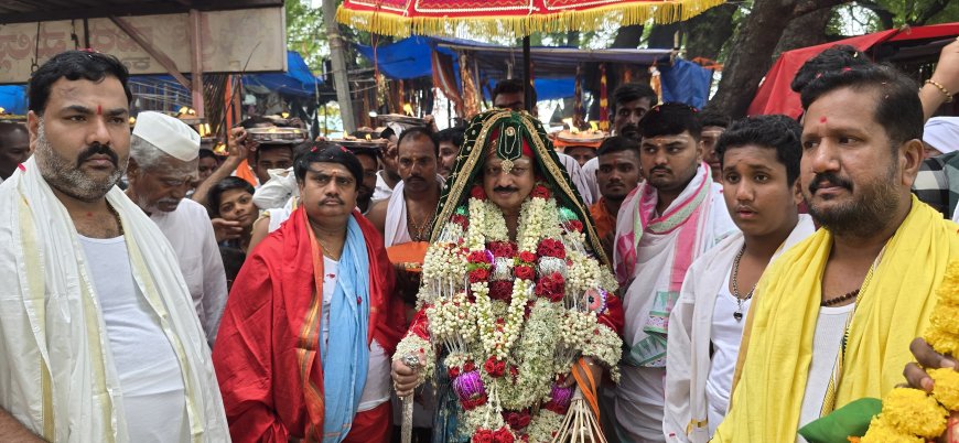 ಕಾಖಂಡಕಿ ಯಲ್ಲಿ ಜಾತ್ರಾ ಸಂಭ್ರಮ.  ತನಾರತಿ ಹರಕೆ ತೀರಿಸಿದ ಸಹಸ್ರಾರು ಭಕ್ತರು.
