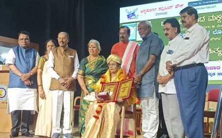 ಡಾ ತಮಿಳ್ ಸೆಲ್ವಿ ರವರಿಗೆ ಪ್ರೋ ಮಲ್ಲೇಪುರಂ ಸಾಹಿತ್ಯ ಪ್ರಶಸ್ತಿ ಪ್ರದಾನ