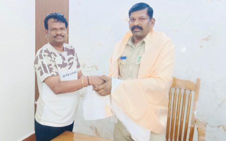 ಪ್ರಾಮಾಣಿಕ ಆಫೀಸರ್ ದಿಲೀಪ್ ಸಾಗರ್ ಅವರಿಗೆ ಸನ್ಮಾನ ಮಂಜು ಕುಸನೂರು ಅವರಿಂದ ಗೌರವ ಅಭಿವ್ಯಕ್ತಿ