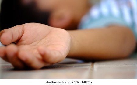 ಬೀಡಿ ಎಸೆದ ಕಾರಣದಿಂದ ಮಗುವಿನ ದುರ್ಮರಣ: ಪತಿಗೆ ಪತ್ನಿಯಿಂದ ಆರೋಪ