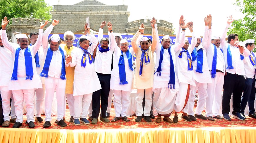 ಕಲಬುರಗಿ: ನಾರಾಯಣಸ್ವಾಮಿ ಮತ್ತು ರವಿಕುಮಾರ್ ವಿರೋಧಿಸಿ ಭಾರೀ ಪ್ರತಿಭಟನೆ