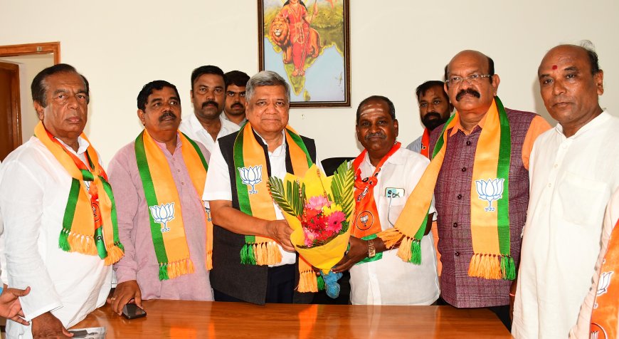 ವಿಕಸಿತ ಭಾರತ ಅಮೃತ ಕಾಲ ಸೇವೆ: ಜಗದೀಶ್ ಶೆಟ್ಟರ್ರಿಗೆ ಕಲಬುರಗಿಯಲ್ಲಿ ಸನ್ಮಾನ