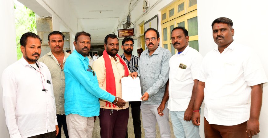 ಮರಳು ಸಾಗಾಣಿಕೆಯನ್ನು ಪುನರ ಆರಂಭಿಸುವಂತೆ ನವ ಕಲ್ಯಾಣ ಕರ್ನಾಟಕ ಕಟ್ಟಡ ಕಾರ್ಮಿಕರ ಸಂಘದ ಮುಖಂಡರು ಒತ್ತಾಯ