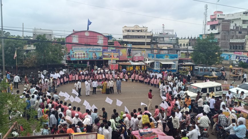 ಯುದ್ಧ ಬೇಡ, ಶಾಂತಿ ಬೇಕು ; ಮೀನಾಕ್ಷಿ