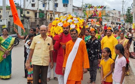 ಮೂರ್ತಿ ಸ್ಥಾಪನಾ ದಿನ : ವೈಭವದ  ಪಲ್ಲಕ್ಕಿ ಉತ್ಸವ