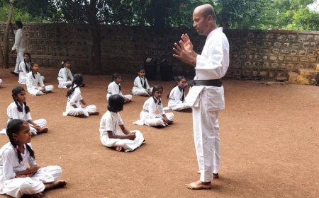 ಪಿ ಎಂ ಶ್ರೀ ಸರ್ಕಾರಿ  ಯೋಜನಾ ಅಡಿಯಲ್ಲಿ  ಮಂದೆವಾಲ ಸರ್ಕಾರಿ ಹಿರಿಯ ಪ್ರಾಥಮಿಕ ಶಾಲೆಯ ವಿದ್ಯಾರ್ಥಿನಿಯರಿಗೆ   ಸ್ವಯಂ ರಕ್ಷಣಾ ತರಬೇತಿಗೆ ಚಾಲನೆ