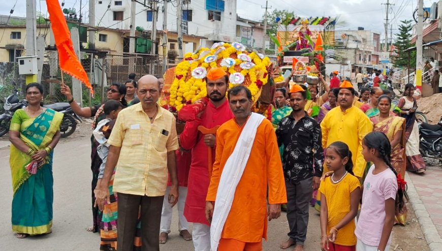 ಮೂರ್ತಿ ಸ್ಥಾಪನಾ ದಿನ : ವೈಭವದ  ಪಲ್ಲಕ್ಕಿ ಉತ್ಸವ