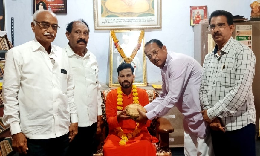 ವಿದ್ಯಾನಗರದ ಭಕ್ತರಿಂದ ಗದ್ದುಗೆ ಮಠಕ್ಕೆ ಭೇಟಿ – ಶ್ರಾವಣ ಮಾಸ ಪುರಾಣ ಪ್ರವಚನಕ್ಕೆ ಗುರುಗಳಿಂದ ಅಪ್ಪಣೆ