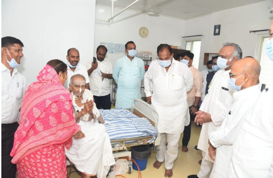ಕಲಬುರಗಿಯ ಶರಣ ಸಂಸ್ಥಾನದ ಪೂಜ್ಯ ಡಾ ಶರಣಬಸವಪ್ಪ ಅಪ್ಪಾಜಿ ಚೇತರಿಕೆ: ಆರೋಗ್ಯ ವಿಚಾರಿಸಿದ ಉಭಯ ಸಚಿವರು ; ಬುಧವಾರ ಆಸ್ಪತ್ರೆಯಿಂದ ಬಿಡುಗಡೆ ಮಾಡುವ ಸಾಧ್ಯತೆ