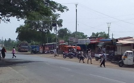 ಬೇಲೂರ ಕ್ರಾಸ್ ನ ರಸ್ತೆ ಬದಿ ಅಂಗಡಿಗಳ ತೆರವಿಗೆ ಕನ್ನಡ ಭೂಮಿ ಜಾಗೃತಿ ಸಮಿತಿ ಒತ್ತಾಯ