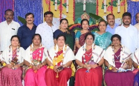 ಕನ್ನಮಂಗಲದಲ್ಲಿ ವರಮಹಾಲಕ್ಷ್ಮಿ ಹಬ್ಬದ ಪ್ರಯುಕ್ತ  ಎನ್ ಯಲ್ಲಪ್ಪರಿಂದ ಬಾಗಿನ ವಿತರಣೆ