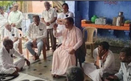 ಬಸವಣ್ಣ ದೇವಸ್ಥಾನ ಜೀರ್ಣೋದ್ದಾರಕ್ಕೆ ಮುಗುಳನಾಗಾವಿ ಸ್ವಾಮೀಜಿಗಳಿಂದ ಭೂಮಿಪೂಜೆ