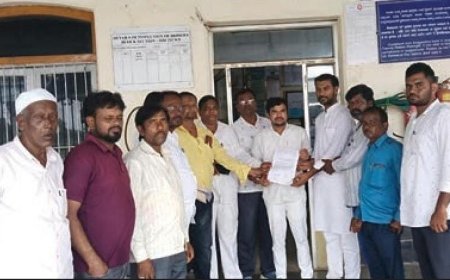 ಶಹಾಬಾದ ರೈಲ್ವೆ ನಿಲ್ದಾಣದಲ್ಲಿ ಫಲಕನಾಮಾ ಪ್ಯಾಸೆಂಜರ್ ಮತ್ತು ಹೈದರಾಬಾದ ಎಕ್ಸಪ್ರೆಸ್ ರೈಲು ನಿಲ್ಲಿಸುವಂತೆ ಒತ್ತಾಯಿಸಿ