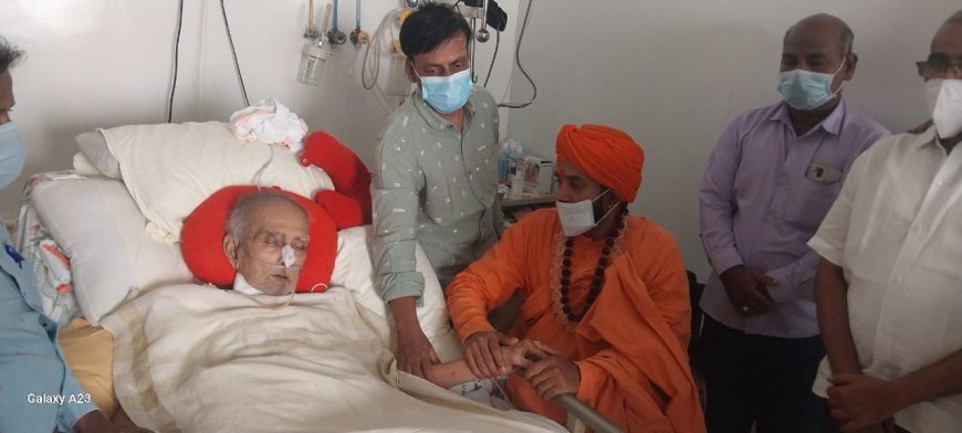 ಡಾ. ಶರಣಬಸವಪ್ಪ ಅಪ್ಪ ಭೇಟಿಯಾದ ಡಾ.ಪ್ರಣವಾನಂದ ಶ್ರೀ