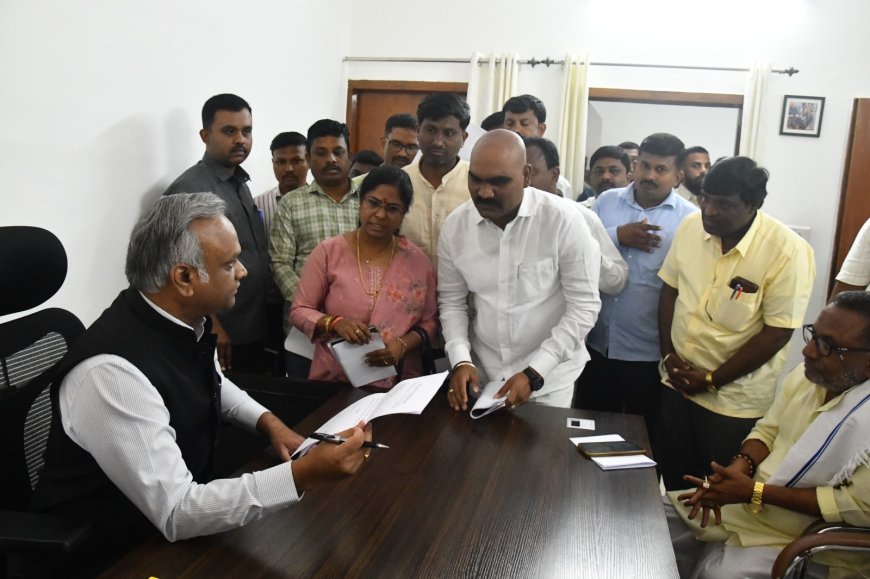 ಪೌರಾಡಳಿತ ಸಚಿವರಿಗೆ ಭೇಟಿ ಮಾಡಿದ ಪುರಸಭೆ ಅಧ್ಯಕ್ಷ ಆನಂಕುಮಾರ್ ಎನ್ ಟೈಗರ್  ಚಿಂಚೋಳಿ ಪುರಸಭೆ ಸಮಗ್ರ ಅಭಿವೃದ್ಧಿಗೆ 20 ಕೋಟಿ ಅನುದಾನ ಬಿಡುಗಡೆಗೆ ಸಚಿವರಿಗೆ ಮನವಿ ಸಲ್ಲಿಕೆ