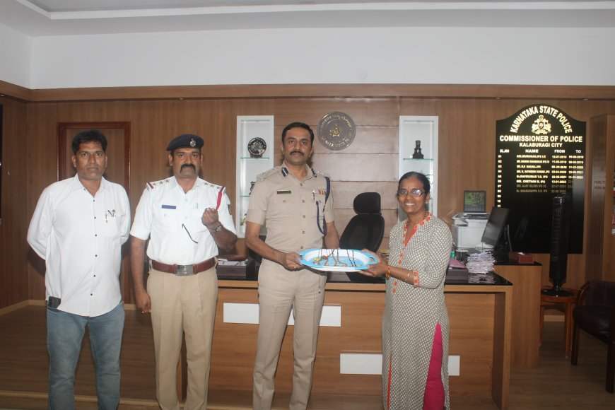 ಆಟೋದಲ್ಲಿ ಮರೆತಿದ್ದ 4 ಲಕ್ಷ ಮೌಲ್ಯದ ಬಂಗಾರದ ಆಭರಣ ಪತ್ತೆ – ಪೊಲೀಸ್ ಇಲಾಖೆ ಶ್ಲಾಘನೆಗೆ ಪಾತ್ರ