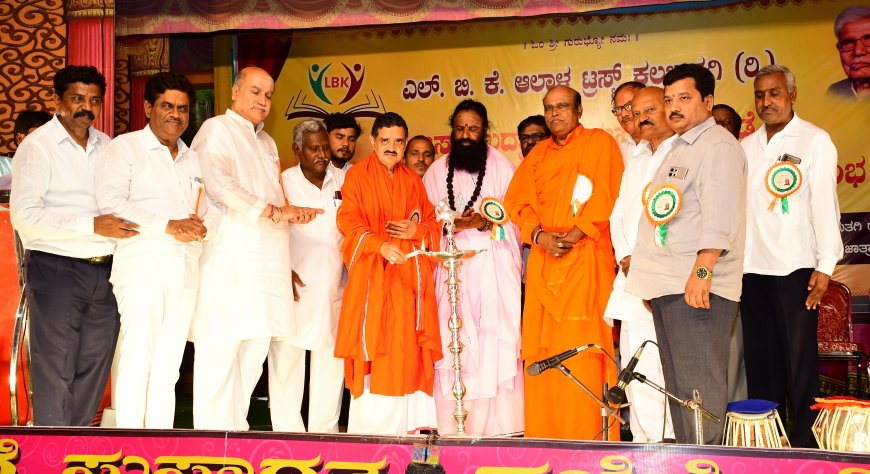 ನಾಟಕಕಾರ ಆಲ್ದಾಳ ಸ್ಮಾರಕ ನಿರ್ಮಾಣಕ್ಕೆ ಶ್ರೀಗಳ ಸಲಹೆ