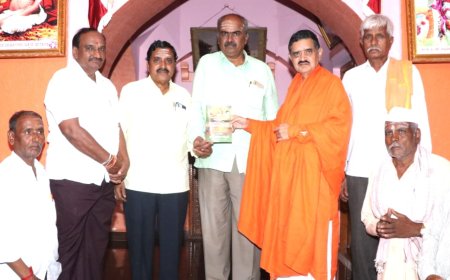 ಹಾರಕೂಡ ಶ್ರಿಗಳಿಂದ ಸುದ್ದಿಗೋಷ್ಠಿ - ಸಾಹಿತಿ ಎಸ್. ಎಂ. ಹಿರೇಮಠ ಅವರಿಗೆ ಶ್ರೀ ಚೆನ್ನ ರೇಣುಕ ಬಸವ ಪ್ರಶಸ್ತಿ