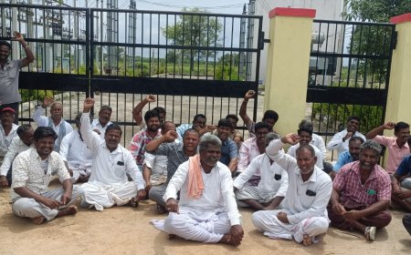 ಸನ್ನತಿಯ ಕೆಇಬಿ ಮುಂದೆ ರೈತರ ಪ್ರತಿಭಟನೆ