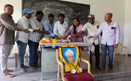 ಯಡ್ರಾಮಿ ತಾಲೂಕಿನ ಮಳ್ಳಿ ಸರಕಾರಿ ಪದವಿ ಪೂರ್ವ ಕಾಲೇಜಿನಲ್ಲಿ ಅದ್ದೂರಿಯಾಗಿ ವಿದ್ಯಾರ್ಥಿಗಳಿಂದ ಶಿಕ್ಷಕರ ದಿನಾಚರಣೆ ಆಚರಣೆ...!