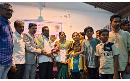 ರಾಜೇಂದ್ರ ಹಿರೇಮಠ ಇವರಿಗೆ ಆದರ್ಶ ಶಿಕ್ಷಕ ಪುರಸ್ಕಾರ..