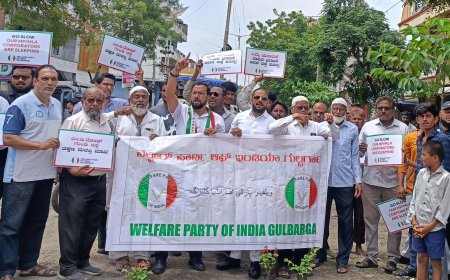 ರಸ್ತೆ ಗುಂಡಿಗಳನ್ನು ಮುಚ್ಚಲು ಒತ್ತಾಯಿಸಿ ವೆಲ್ಫೇರ್ ಪಾರ್ಟಿ ಆಫ್ ಇಂಡಿಯಾ ವತಿಯಿಂದ ಪ್ರತಿಭಟನೆ