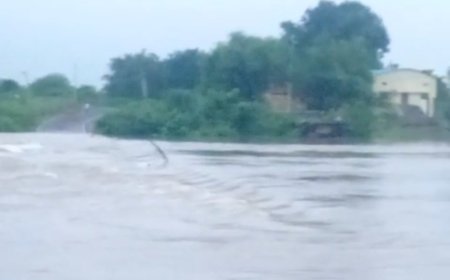 ಚಂದ್ರಂಪಳ್ಳಿ ಜಲಾಶಯ ಉಕ್ಕಿ ಹರಿದು ಸೇತುವೆ ಸಂಪರ್ಕ ಕಡಿತ — ವಾಹನ ಸಂಚಾರ ಸಂಪೂರ್ಣ ಸ್ಥಗಿತ