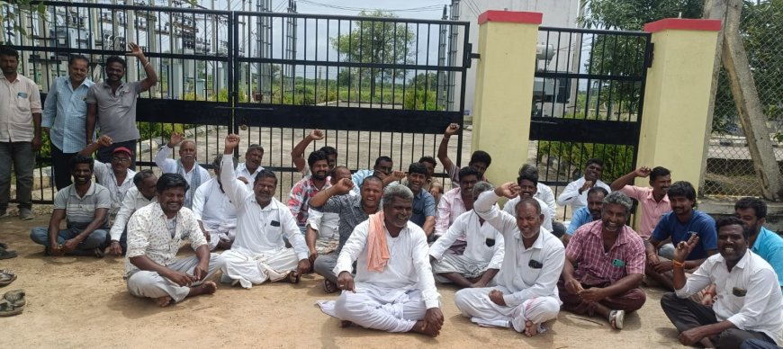 ಸನ್ನತಿಯ ಕೆಇಬಿ ಮುಂದೆ ರೈತರ ಪ್ರತಿಭಟನೆ