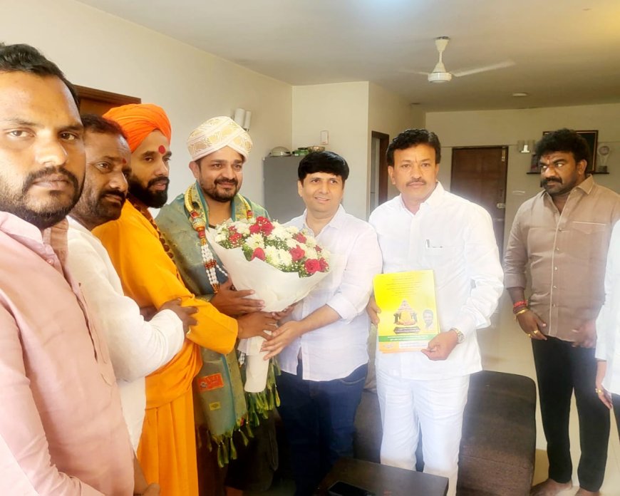 ಕನ್ನಡ ಚಲನಚಿತ್ರ ರಂಗದ ಖ್ಯಾತ ನಟ ವಿಜಯ್ ರಾಘವೇಂದ್ರಗೆ ಬ್ರಹ್ಮ ಶ್ರೀ ನಾರಾಯಣ ಗುರುಗಳ 171ನೇ ಜಯಂತಿ ಉತ್ಸವಕ್ಕೆ ಆಮಂತ್ರಣ