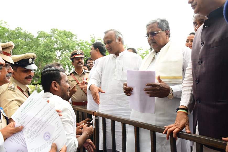 ಪ್ರತಿ ಎಕರೆಗೆ 25,000/ ರೂಪಾಯಿ ಪರಿಹಾರಕ್ಕೆ ಆಗ್ರಹ