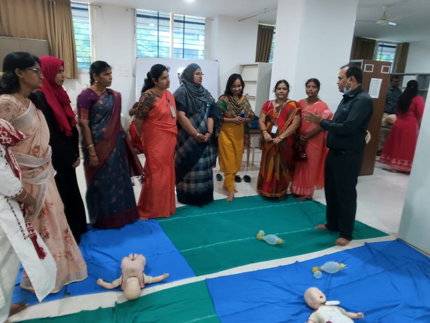 ಶಶೀಲ್ ಜಿ ನಮೋಶಿ ಅವರ ಜನ್ಮ ದಿನದ ನಿಮಿತ್ತ ಹೈ ಕ ಶಿಕ್ಷಣ ಸಂಸ್ಥೆಯ ಸಿಬ್ಬಂದಿಗೆ ಬಿ ಎಲ್ ಎಸ್ ತರಬೇತಿ